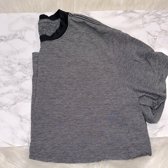 Lululemon striped athletic top size medium - Picture 1 of 5